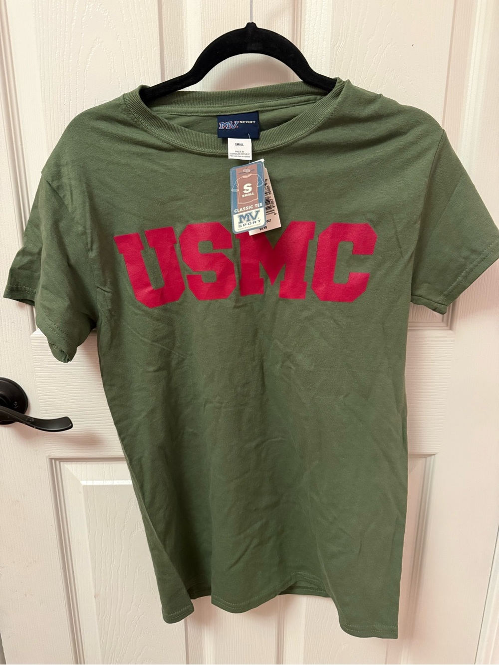 NWT MV Sport USMC Olive Green Short Sleeve Tee with Hot Pink Lettering